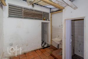 Image 9 - 884396