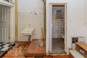 Image 16 - 884396