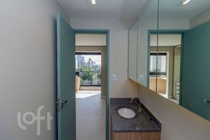 Image 11 - 884409