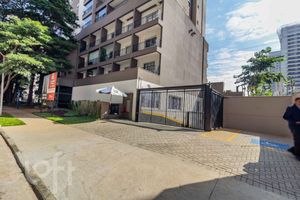 Image 82 - 884409