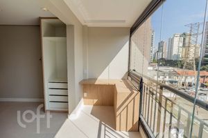 Image 15 - 884409