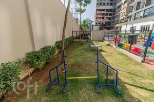 Image 42 - 884409