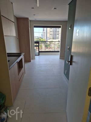 Image 10 - 884409