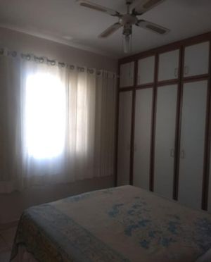 Image 11 - 884428