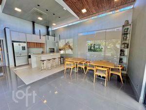 Image 5 - 884430