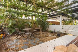 Image 35 - 884431