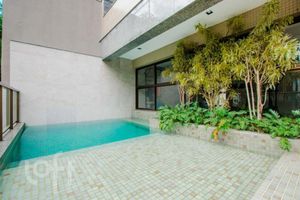 Image 42 - 884431