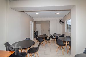Image 28 - 884433