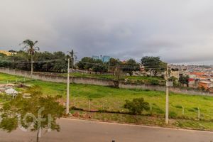 Image 12 - 884433