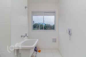 Image 21 - 884433