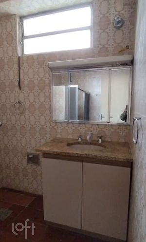Image 19 - 884436