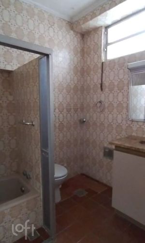 Image 18 - 884436