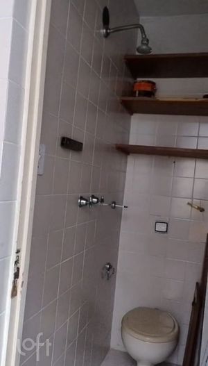 Image 4 - 884436