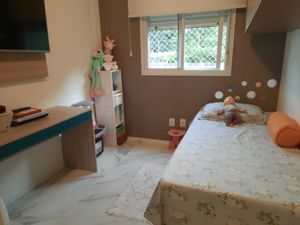 Image 14 - 884440