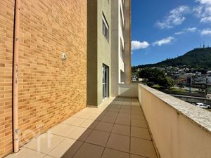 Image 4 - 884445