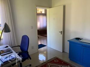Image 8 - 884446