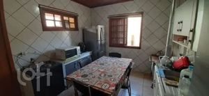 Image 4 - 884447