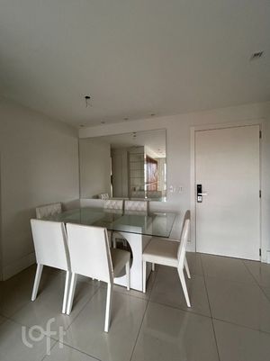 Image 12 - 884450