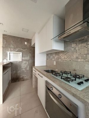 Image 9 - 884450