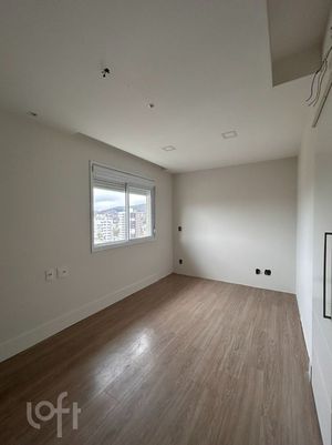 Image 17 - 884450