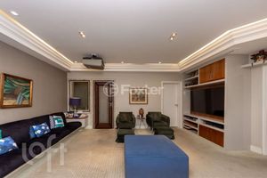 Image 8 - 884455