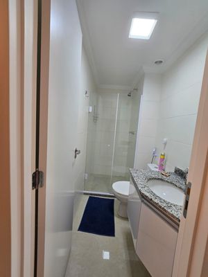 Image 8 - 884459