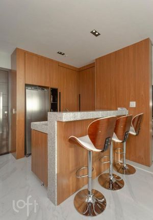 Image 9 - 884461