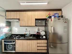 Image 4 - 884468