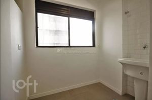 Image 3 - 884469