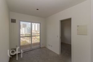 Image 7 - 884470