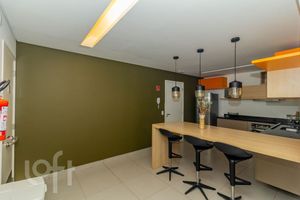 Image 37 - 884470