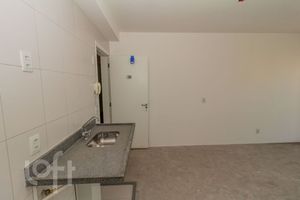 Image 3 - 884470