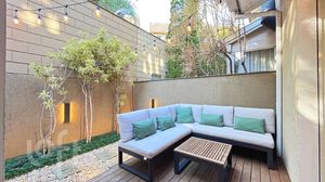 Image 19 - 884474