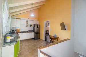 Image 24 - 884475
