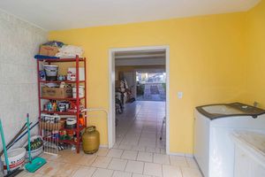 Image 39 - 884475