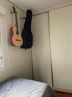 Image 19 - 884477