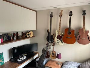 Image 15 - 884477