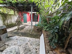 Image 24 - 884479