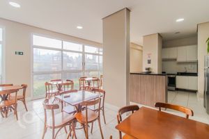 Image 33 - 884492