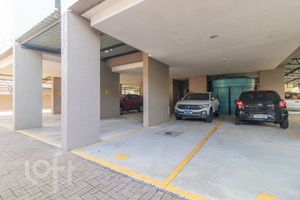 Image 22 - 884492