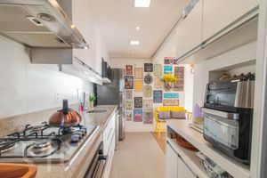 Image 14 - 884492