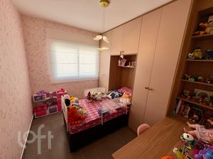 Image 10 - 884493