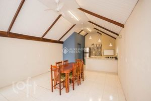 Image 8 - 884494