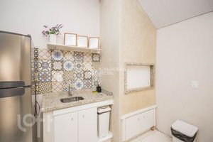 Image 4 - 884494