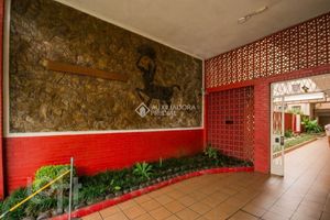 Image 9 - 884494