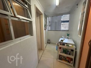 Image 18 - 884498