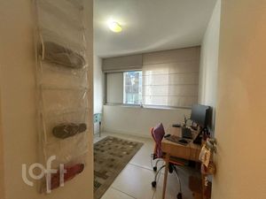 Image 7 - 884498