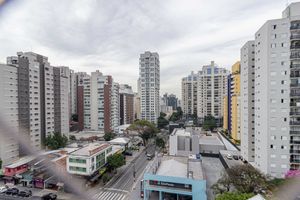 Image 11 - 884502
