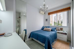 Image 18 - 884503