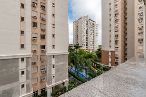 Image 26 - 884503